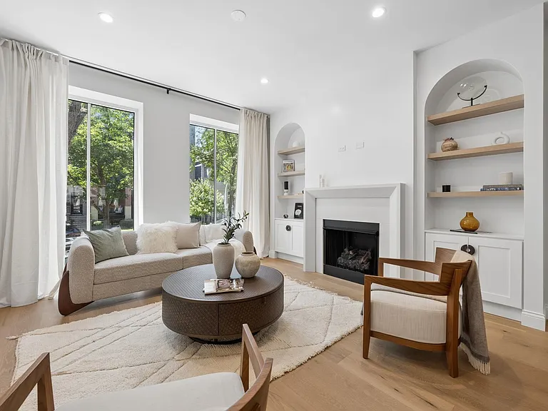 3739 N Clifton Ave #1 — Photo 3