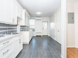 843 Kent Ave APT 3R, Brooklyn, NY 11205