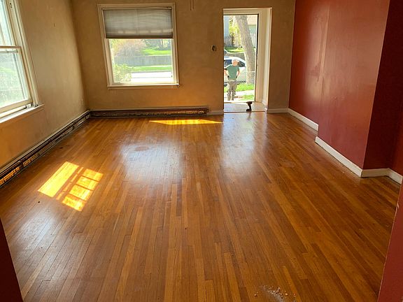 Living room. Main entrance. Oak floors.