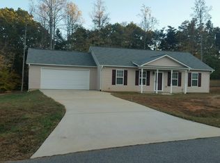 201 Winding Cedar Dr, Statesville, NC 28677