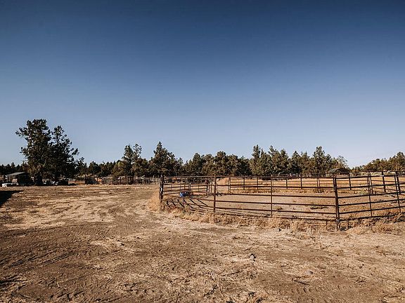 3rd image of 12919 SE Hagen Way