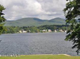 1450 North St APT 103, Pittsfield, MA 01201