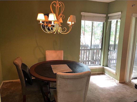 4th image of 871 Creekside Dr APT 4