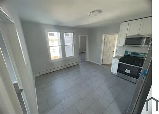 5 bed, $4,000 — Photo 1