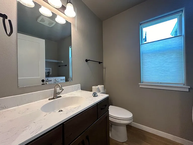 253 Lindemann Dr — Photo 8