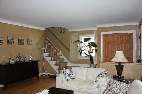 3rd image of 2228 Buckingham Ave