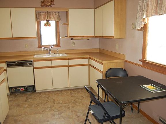 5th image of 243 Deborah Ln