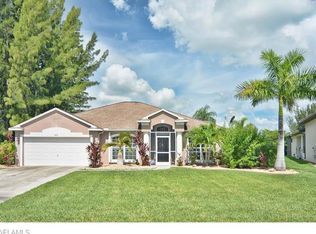 404 SE 13th Pl, Cape Coral, FL 33990