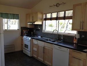 4th image of 99 Hedges Ln