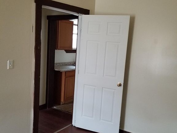 3rd image of 50 Ashley St