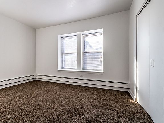 4th image of 4814-4820 W Monroe St #4877