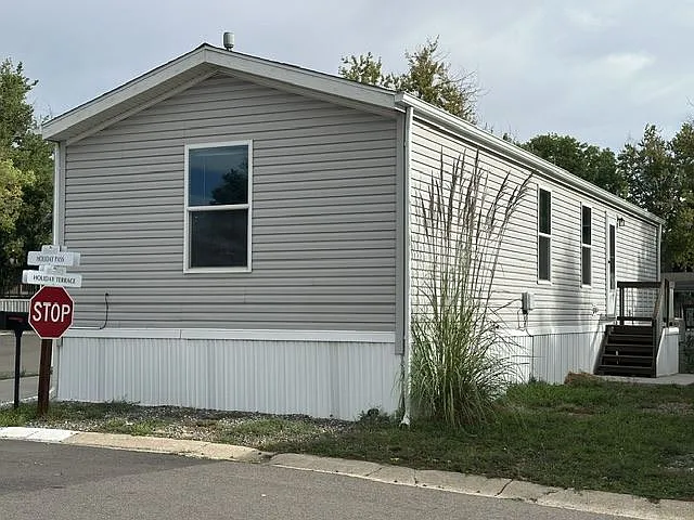 2 bed, 2.0 bath, 832 sqft, $1,598 — Photo 4
