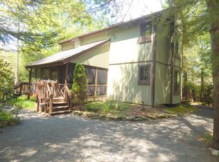 313 Duster Rd, Pocono Pines, PA 18350