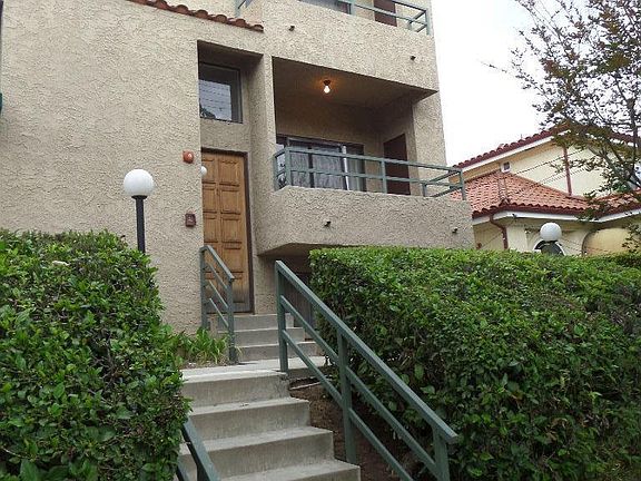 5th image of 1125 E Maple St Unit 1
