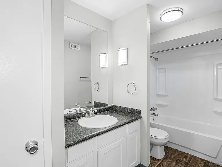 Thurber Square Apartments — Photo 19