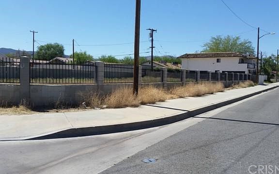 4th image of Cor Ave Q Larkin Ave