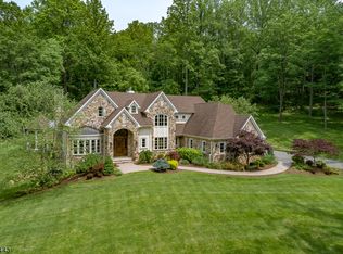 69 Guinea Hollow Rd, Tewksbury, NJ 08833