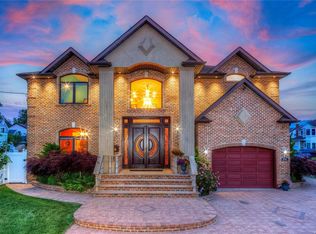 296 Oceanside Pkwy, Oceanside, NY 11572