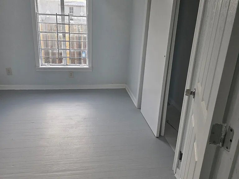 1034 Poinsettia — Photo 10