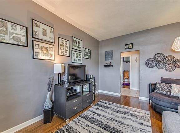 4th image of 4147 Quincy St