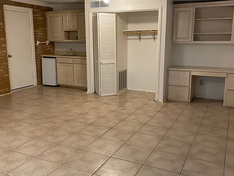 1702 Bonham Ave — Photo 15