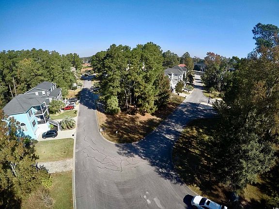 2nd image of 135 Harbor Oaks Dr.