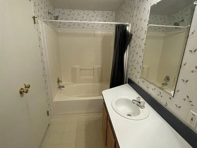 2450 E Hobson Way #7 — Photo 2