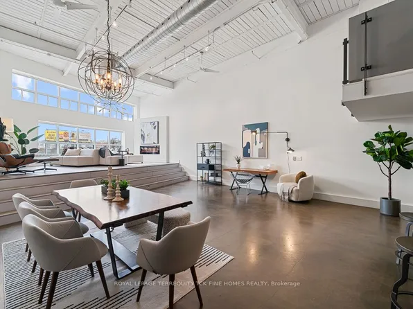 1173 Dundas St E #225, Toronto, ON M4M 3P1