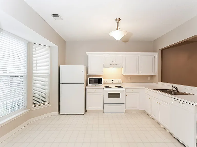 3973 Katherine Way — Photo 9