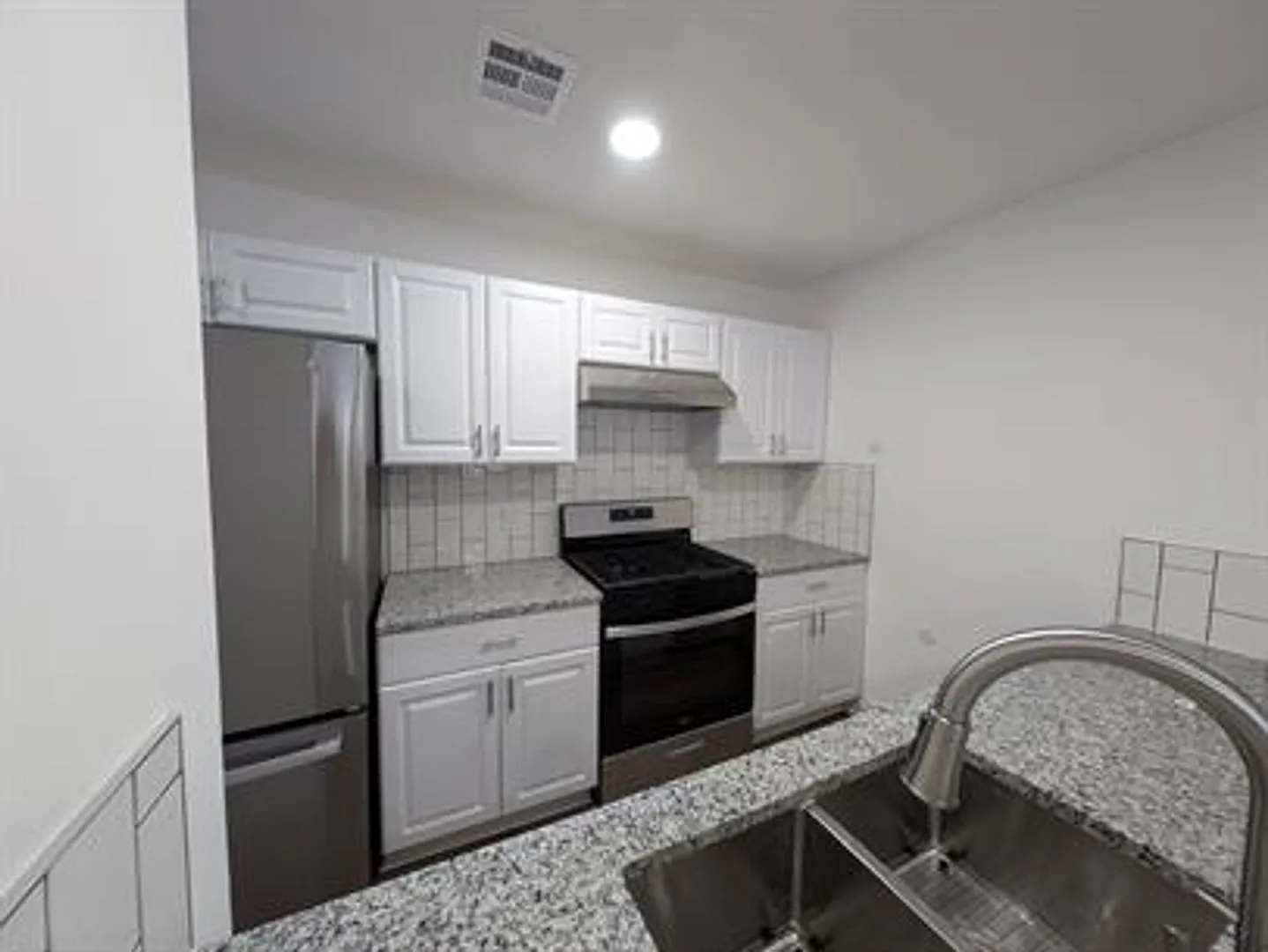 3 Bedroom Duplex in the Heart of Glenpool — Photo 3