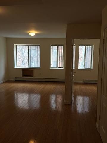 2nd image of 1942 McGraw Ave APT 3