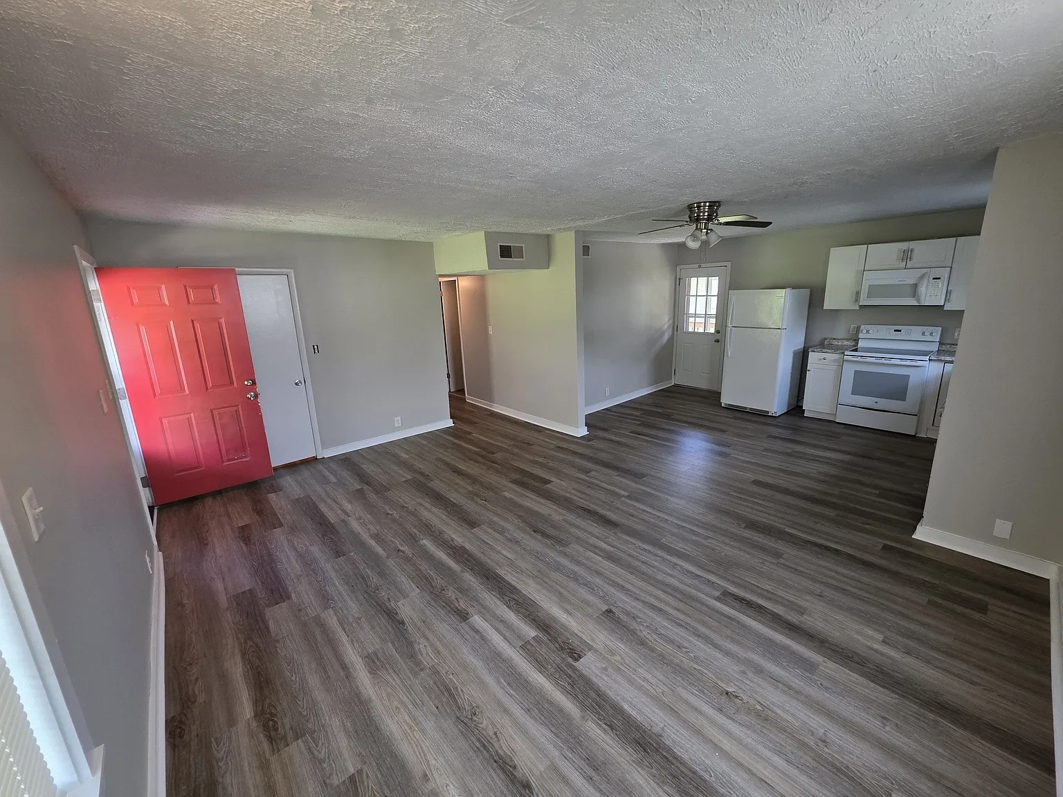 2 bed, 1.0 bath, 800 sqft, $1,325 — Photo 4