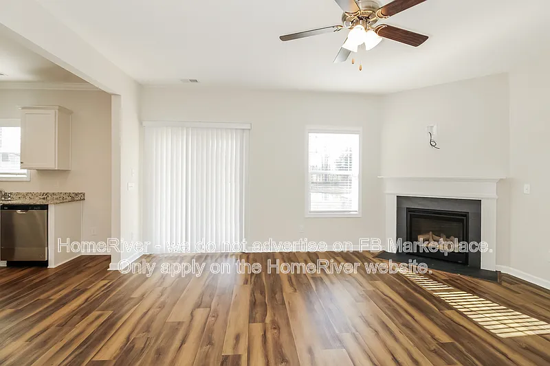 5 bed, 3.0 bath, 2225 sqft, $2,275 — Photo 3