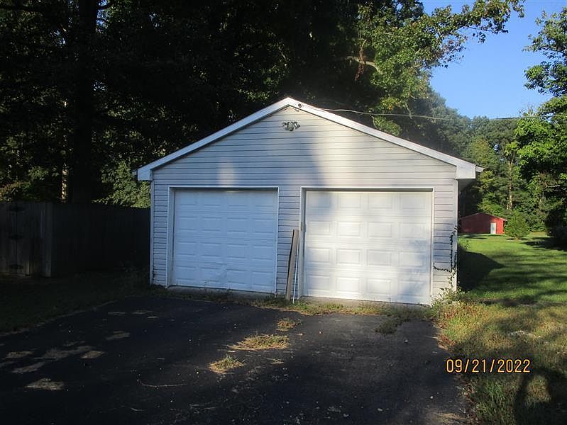 2nd image of 549 S Gum St
