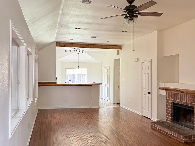 1660 Prescott Cir — Photo 4