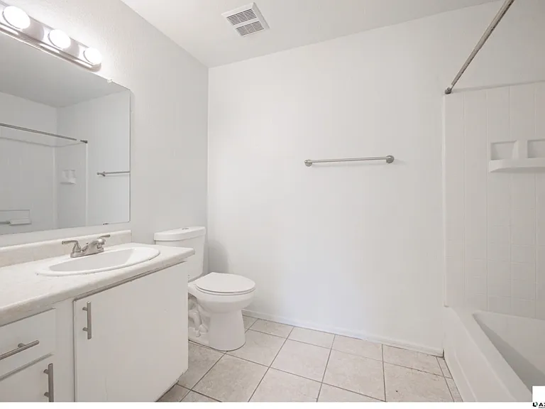 16033 N 25th St #102 — Photo 17