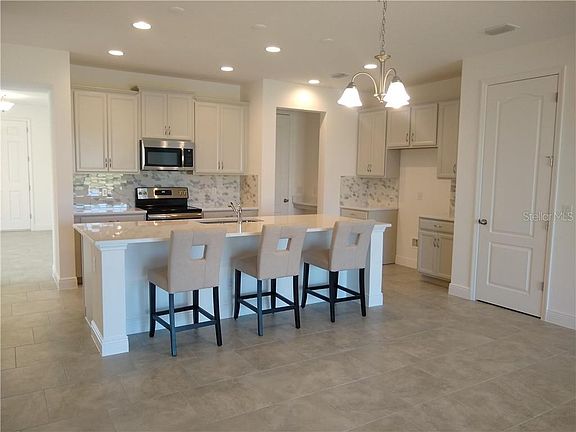 3rd image of 34130 Madiera Ln