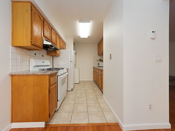 5th image of 1909 Messina Dr