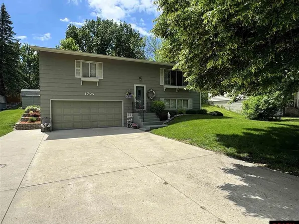 1727 N Garden St, New Ulm, MN 56073