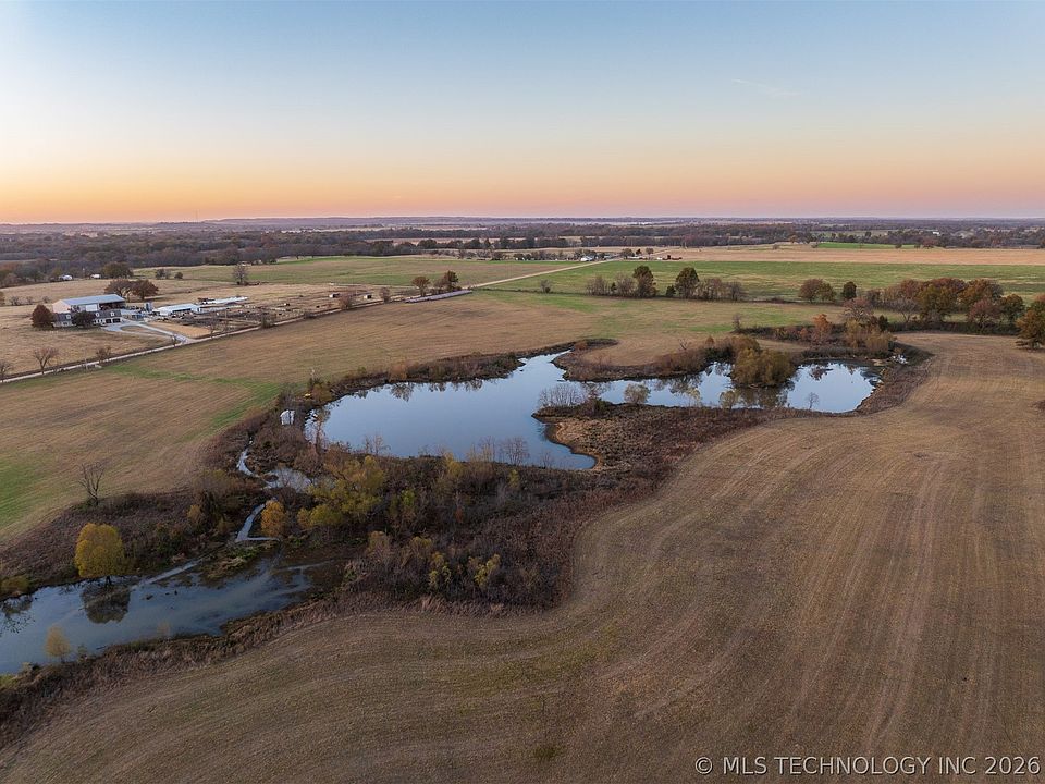 1st image of 110 E 220th Rd