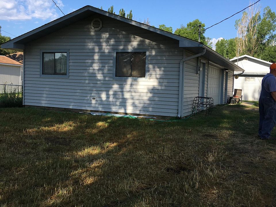 2nd image of 1227 Gladstone St