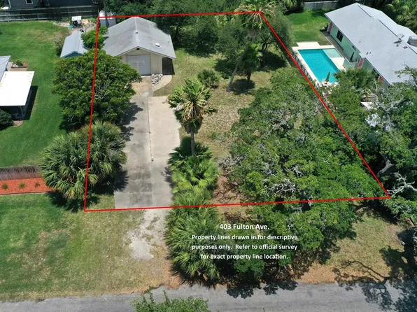 403 Fulton Ave, Rockport, TX 78382