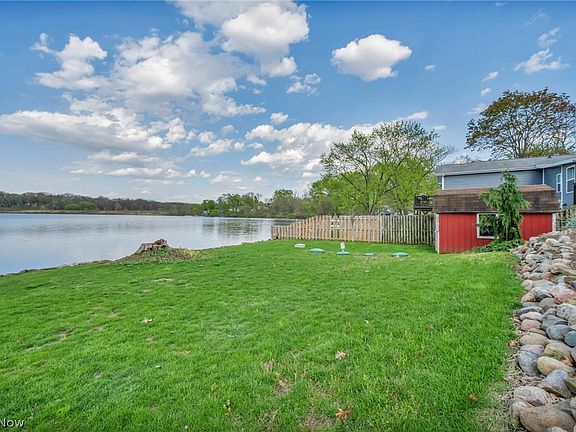 4th image of 829 Portage Lakes Dr