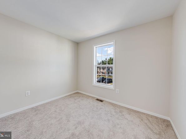 135 Split Oak St, Warrenton, VA 20186