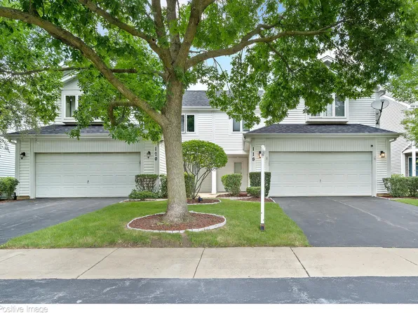 118 Hampton Ave, Westmont, IL 60559