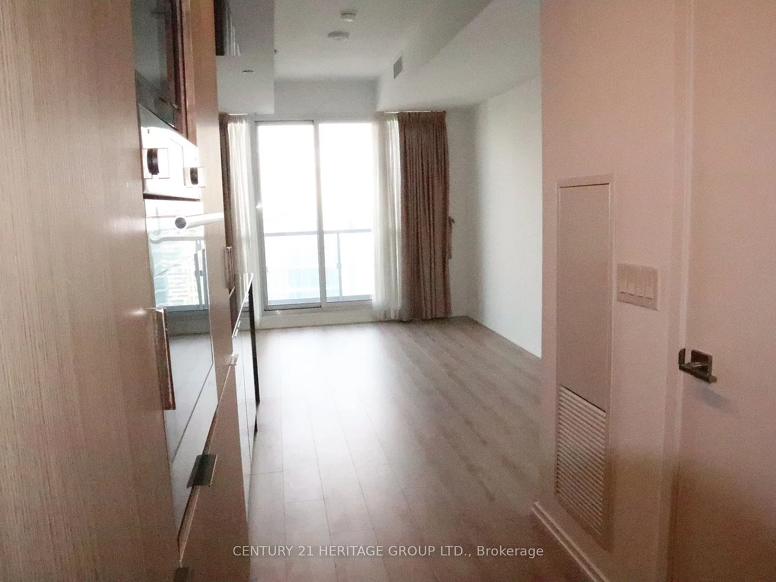 Studio, $1,950 — Photo 4