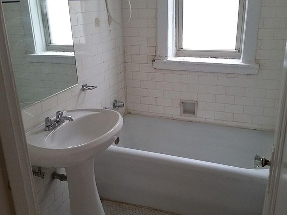 4th image of 1029 W North Shore Ave APT 1E