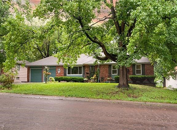 2nd image of 7316 Willow Ave