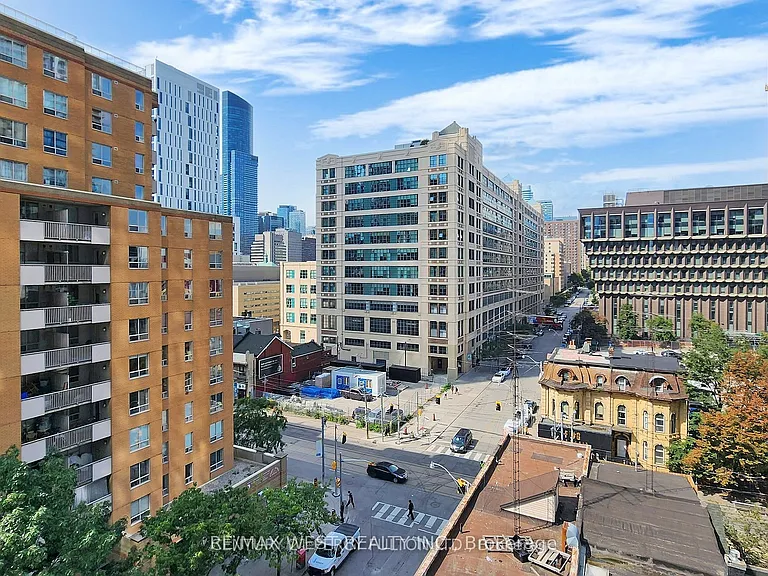 77 Mutual St #708 — Photo 36
