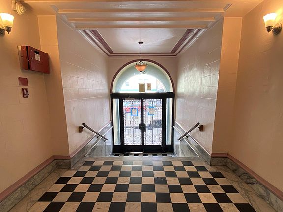 2nd image of 424 Jones St APT 604